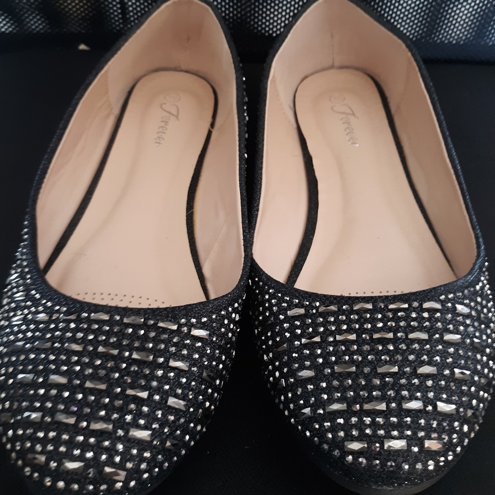 Bling!! Cute studded flats